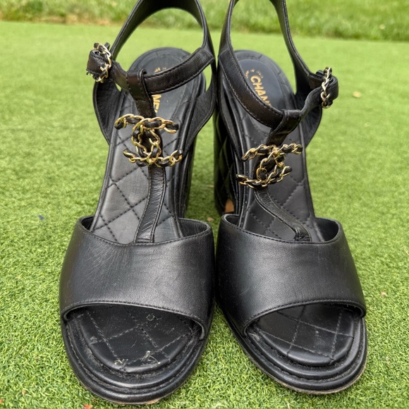 CHANEL Black Leather Sandals with Gold Chain Detail - Picture 1 of 11